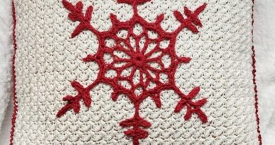 Snowflake Christmas pillow