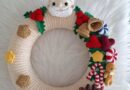 Santa claus crochet wreath